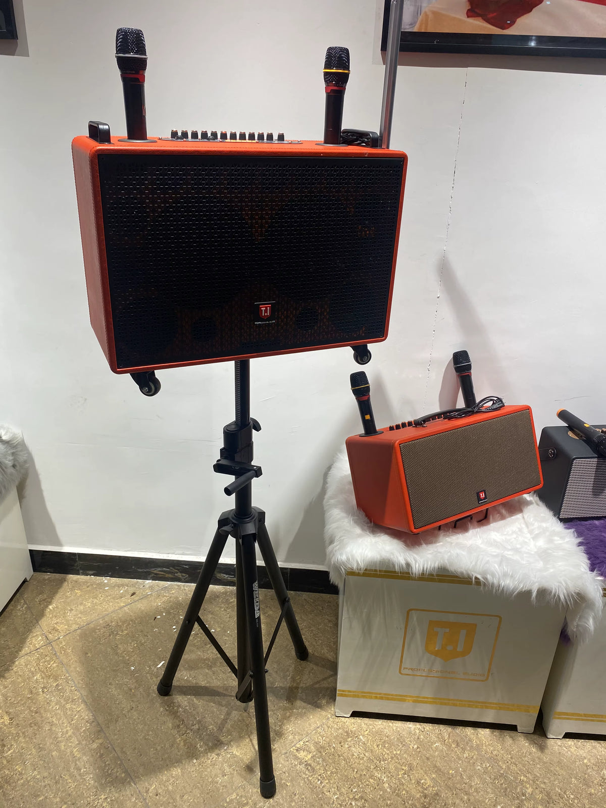 LX-show Luxury Lifestyle Speaker – 180W Bluetooth Speaker with Wireless Microphones